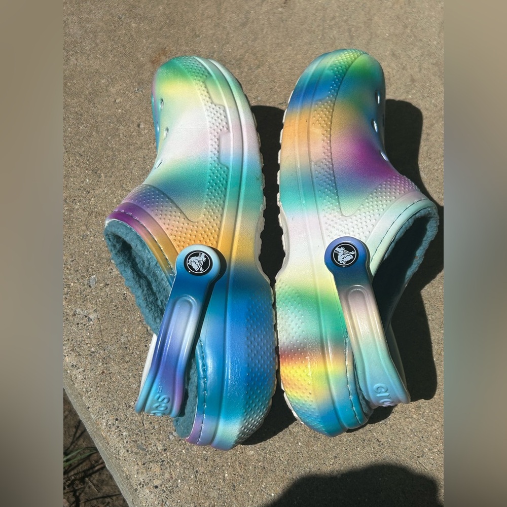 Fleece lined tie dyed crocs size women’s 7 men’s 5 - Picture 6 of 7